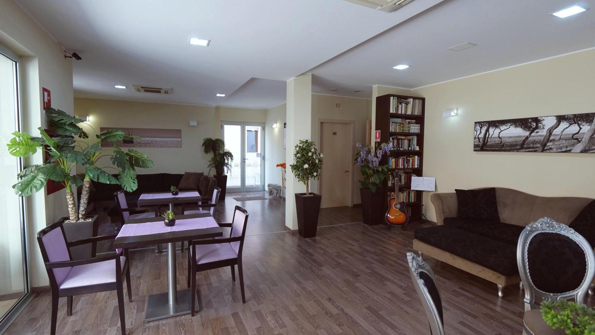 Hotel Miramare Pineto Bagian luar foto