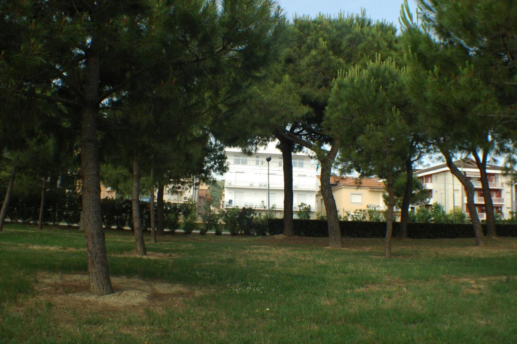 Hotel Miramare Pineto Bagian luar foto