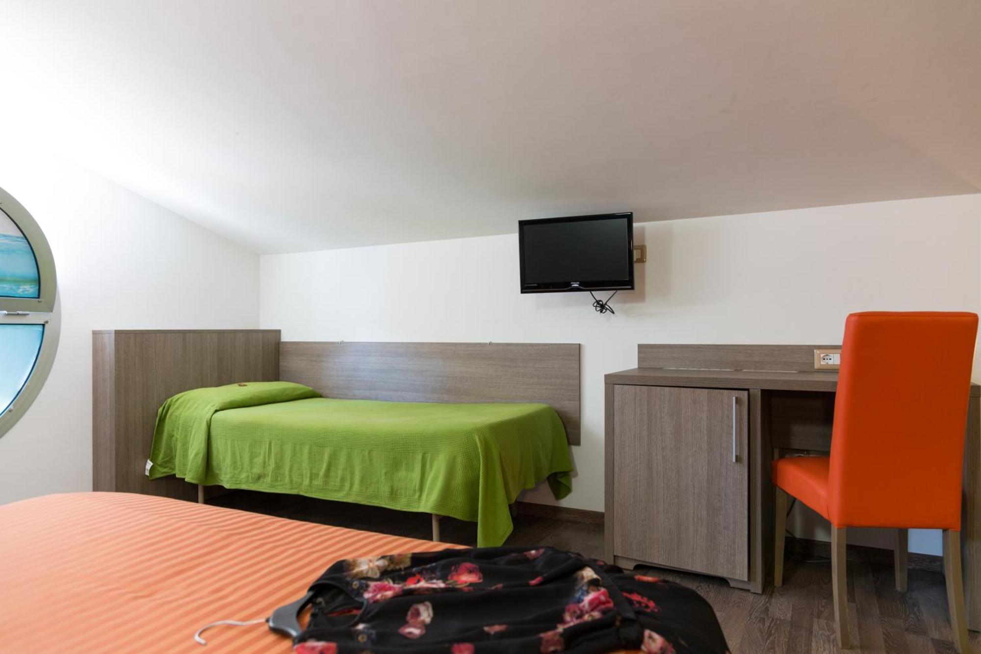 Hotel Miramare Pineto Bagian luar foto