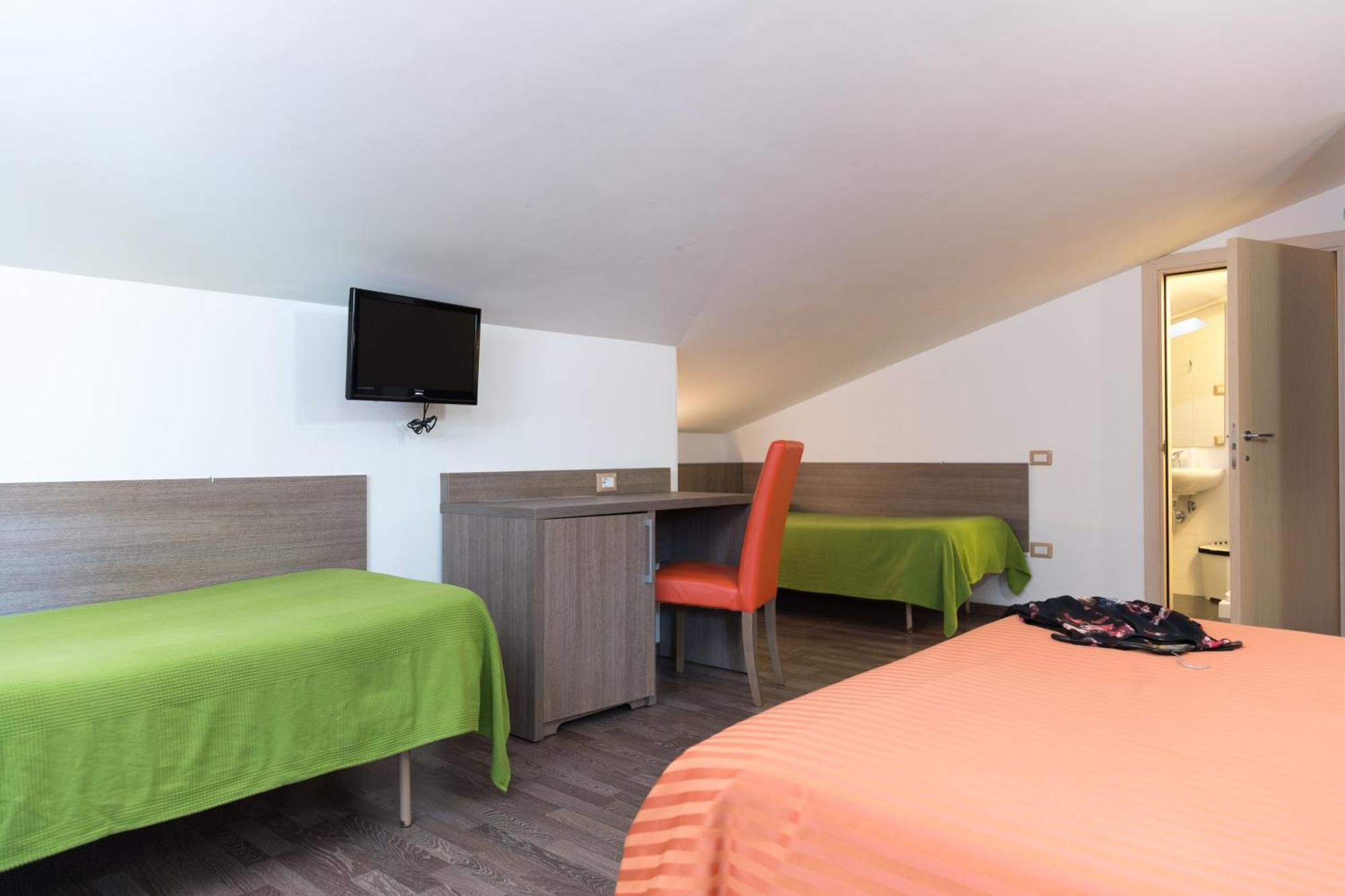 Hotel Miramare Pineto Bagian luar foto