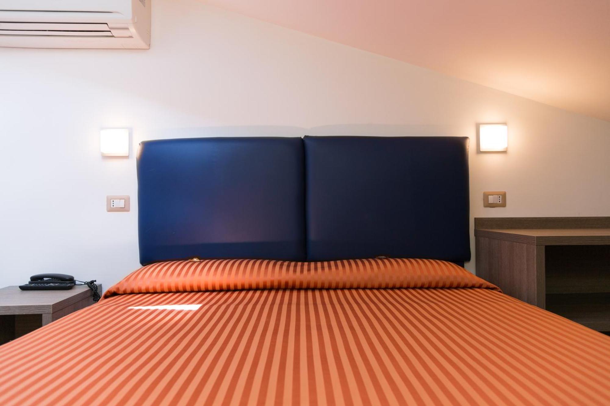 Hotel Miramare Pineto Bagian luar foto
