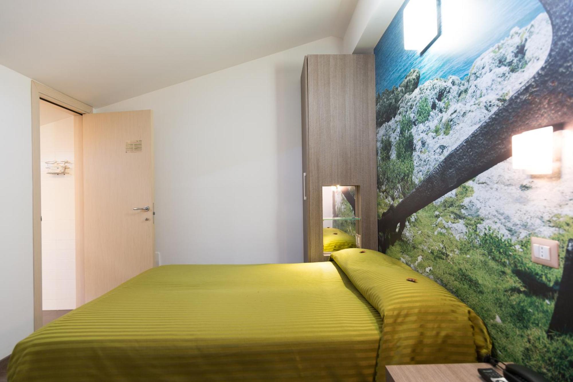 Hotel Miramare Pineto Bagian luar foto