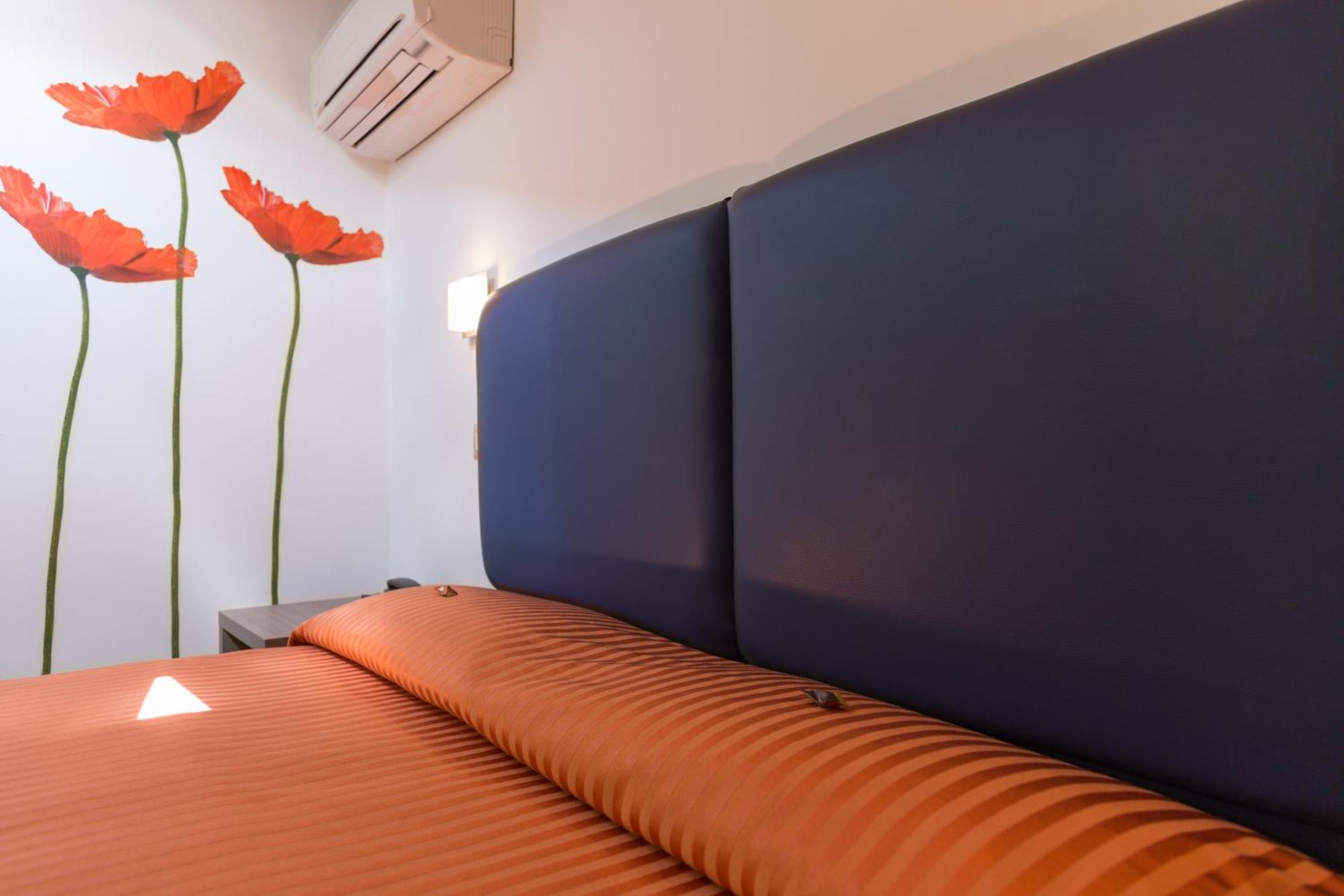 Hotel Miramare Pineto Bagian luar foto