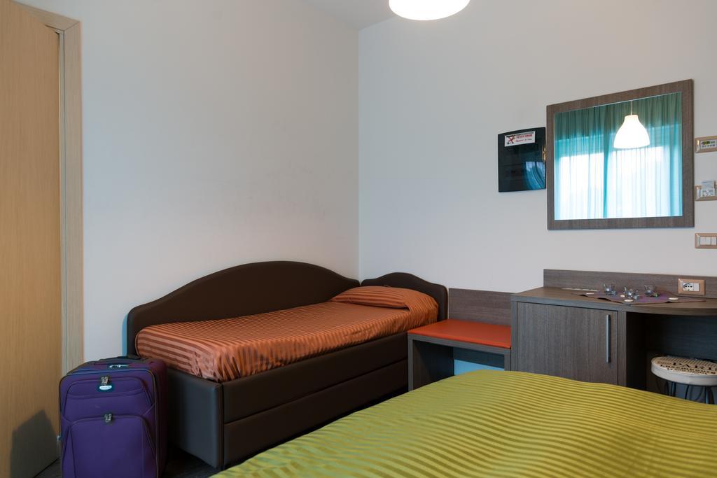 Hotel Miramare Pineto Bagian luar foto