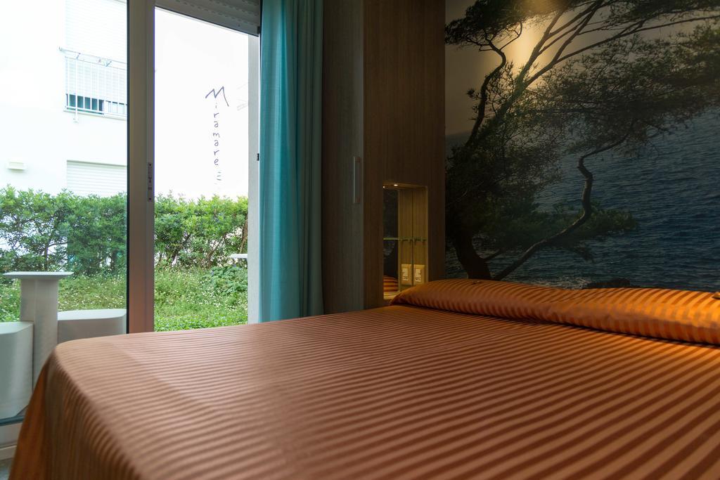 Hotel Miramare Pineto Bagian luar foto
