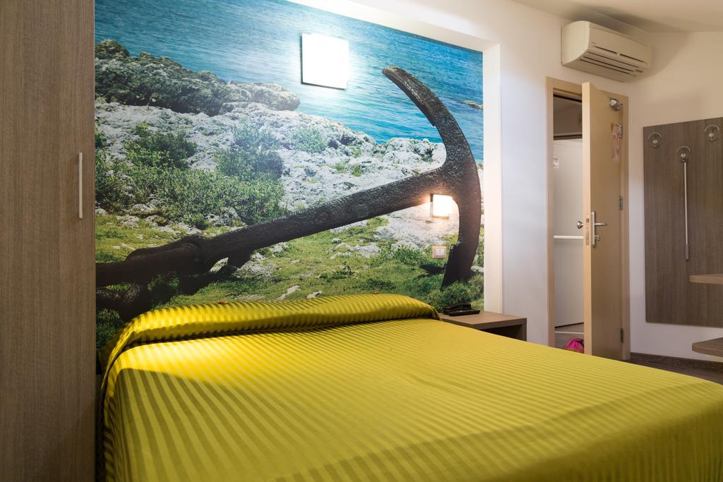Hotel Miramare Pineto Bagian luar foto