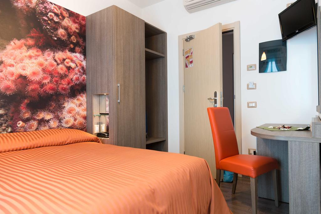 Hotel Miramare Pineto Bagian luar foto