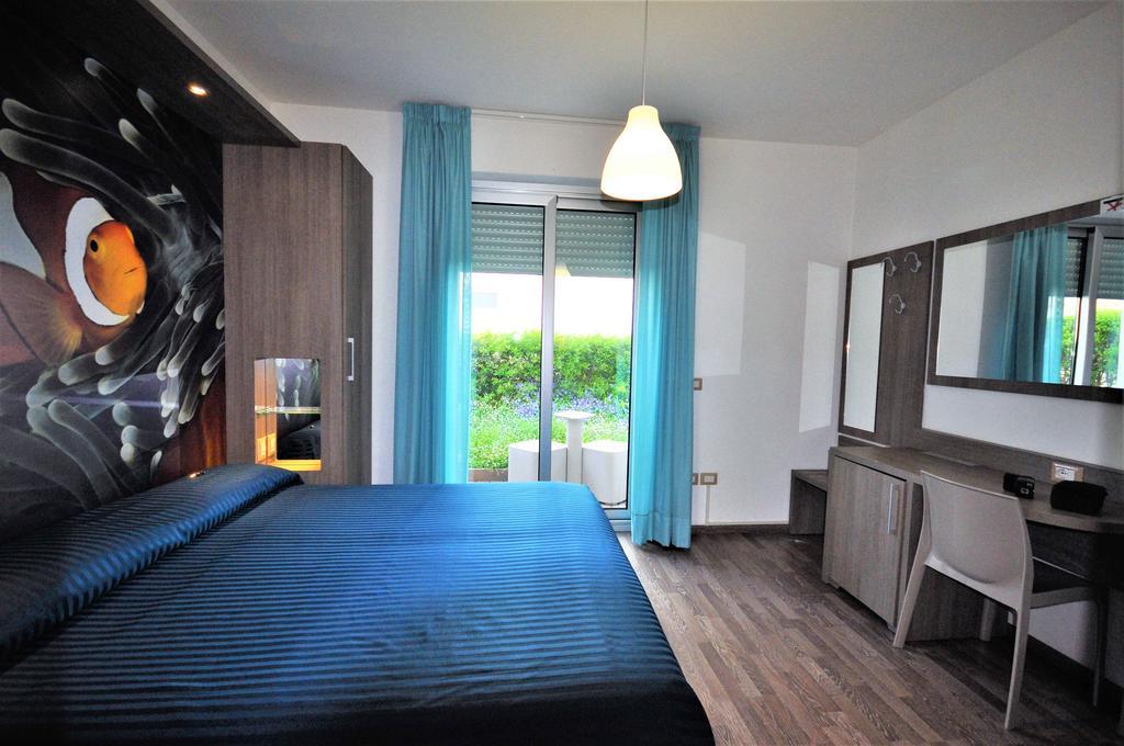 Hotel Miramare Pineto Bagian luar foto