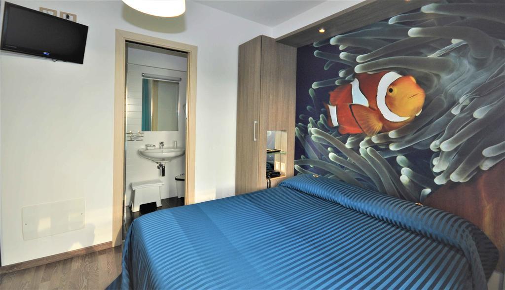 Hotel Miramare Pineto Bagian luar foto